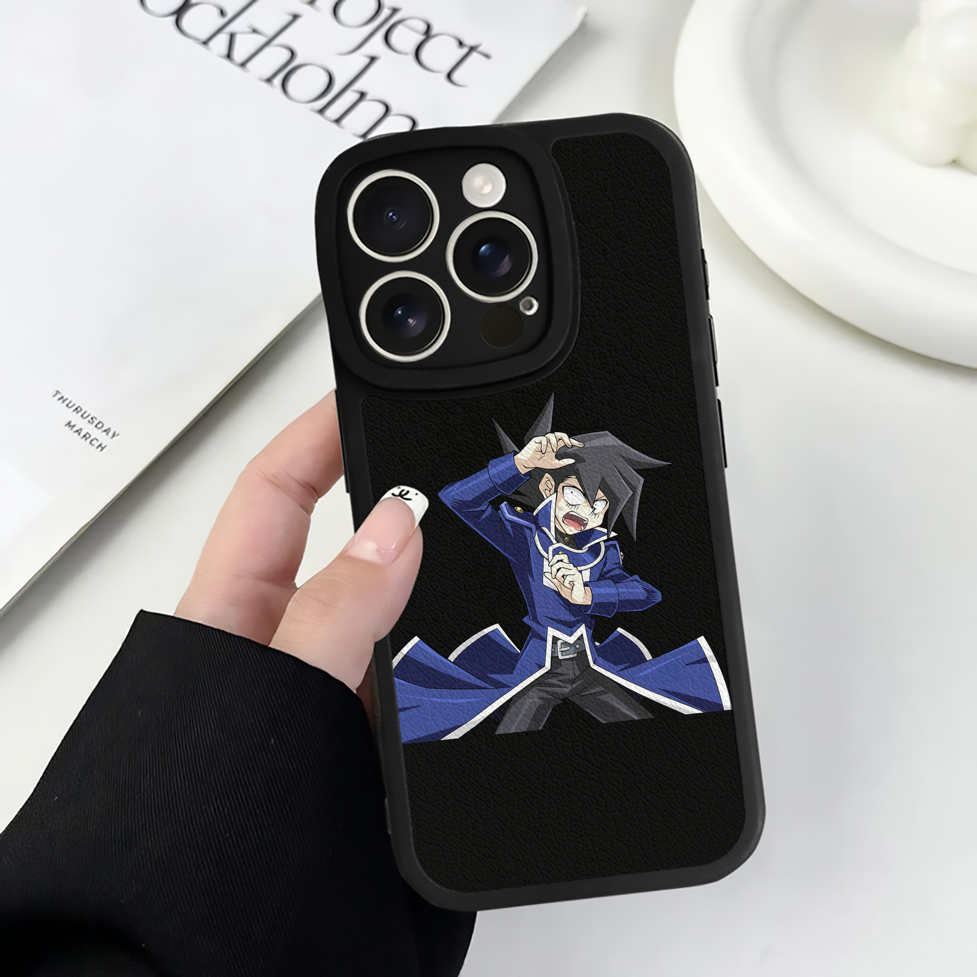 （画像用） 遊☆戯☆王 Yu-Gi-Oh! 【iPhone 16シリーズ対応】シリコンスマホケース（レザー調） 材質：シリコン